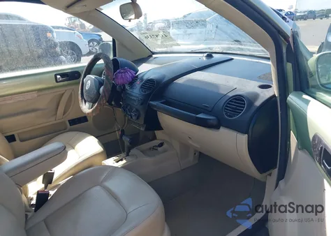 2009 Volkswagen New Beetle 2.5L from USA, damaged, VIN 3VWRF31Y59M405743